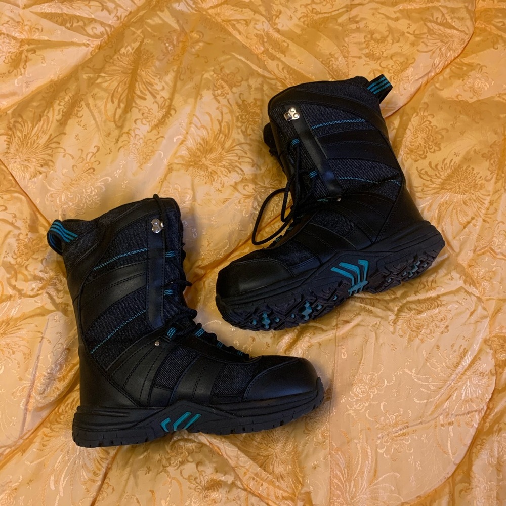 WINTER BOOTS